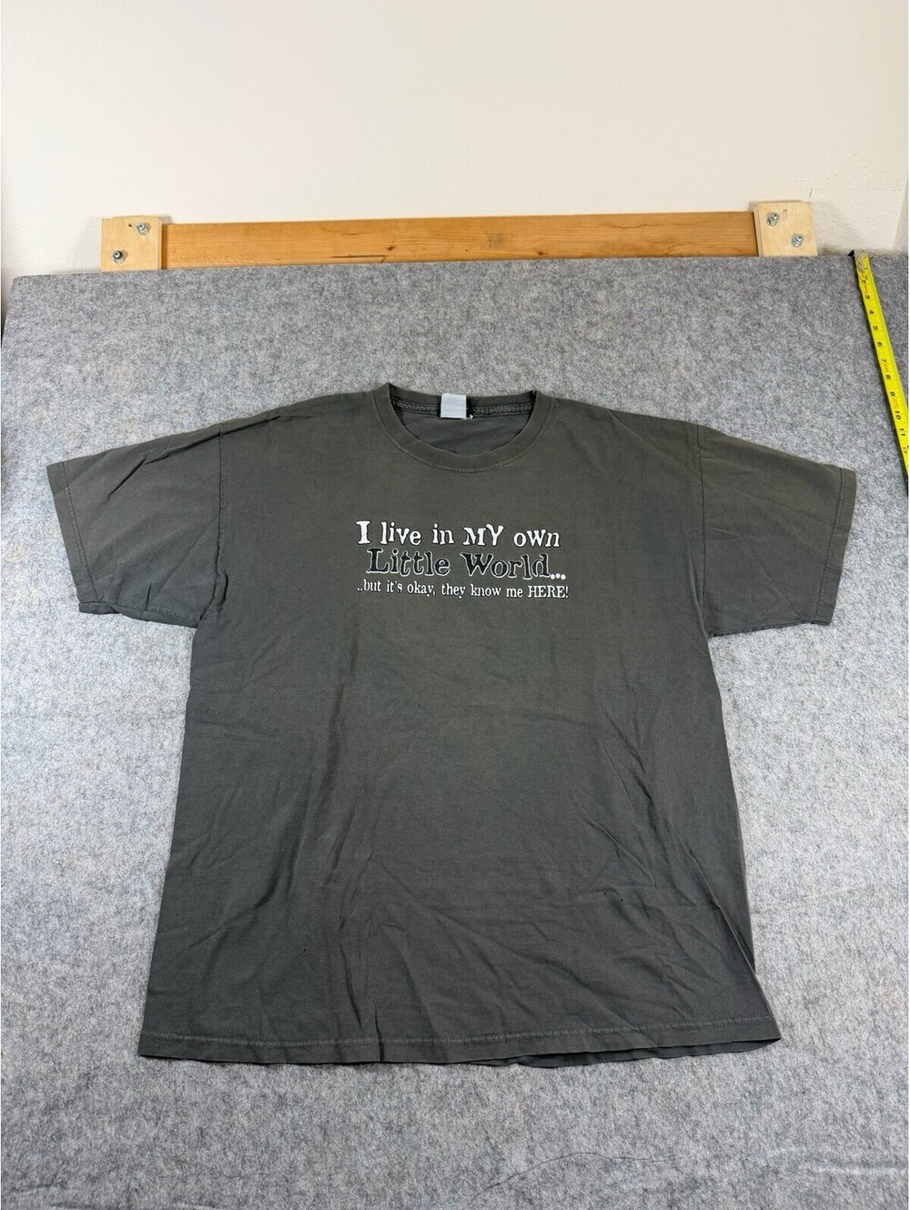 Vintage Hybrid Tees I Live In My Own Little World Graphic T Shirt XL Funny Humor